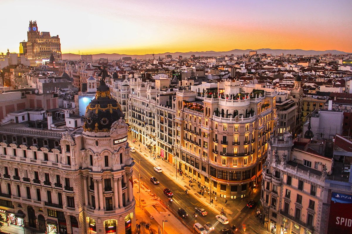 SPAIN: barcelona what to do and see