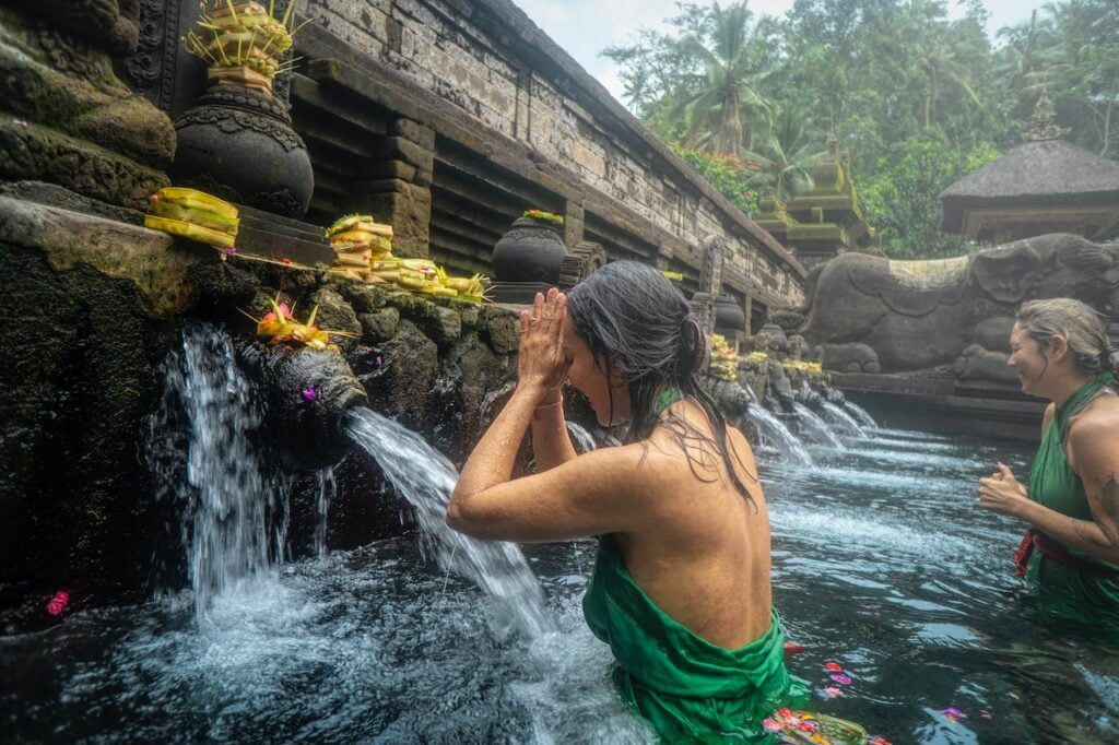 travel on a budget indonesia